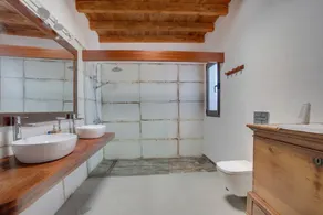 Luxurious Country House \"El Quinto\" with Pool, Terrace, Garden & Wi-Fi - Image 3