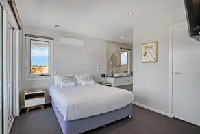 Studio A Garden View - Pet Friendly - Day Spa - Pool, Free Kayaks - Image 5