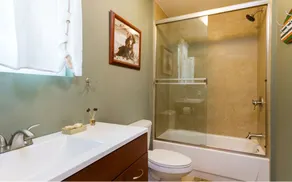4 Bedroom/ 3 Bathroom Private Home - Image 4