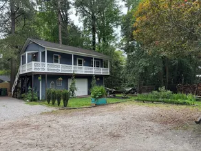 Hidden Gem 10 mins to Downtown or Wrightsville Beach. Brand New King Sized Bed - Image 4