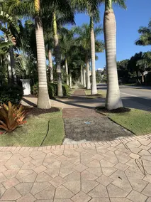 Sea La Vie is steps from Naples pier and 3rd street - Image 2
