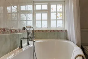 Finest Retreats - The Farmhouse - Image 4