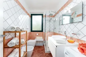 Rustic Villa, Air Conditioning and Beautiful Garden - Image 2