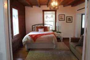 The Rustic Old Farmhouse Peaceful home in Amish country,10 min from tourist area - Image 5