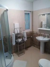 Holiday apartment with terrace and air conditioning - Image 3