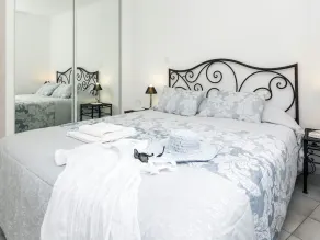 Appartement dans une maison de vacances avec climatisation, piscine, WIFI, TV, patio, animaux admis - Image 5