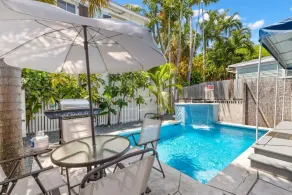 Poolside Retreat - Image 5