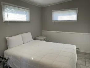 2 Bedroom Suite with kitchen - Image 4