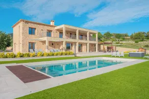 Brand new luxury villa with 7 bedrooms, private pool and stunning sea views - Image 2