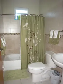 Spacious, attractively decorated 2 BR 1bath gated Apt, 4 Mins to Jobos Beach - Image 2