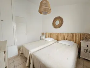 Comfortable house, walk to beach and shops, pets allowed upon request - Image 4