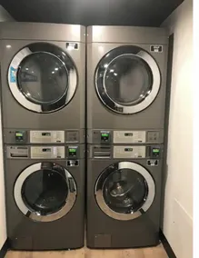 Universal/Pool view +FREE parking. Newly renovated 2bdrm/2bth - Image 3