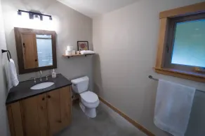 Cozy mountain retreat in the forest-close to Mt Baker Ski Area and pet friendly! - Image 5