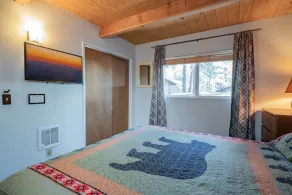 Moonridge Hideaway - À pied de la station de ski! WiFi et cheminée douillette! 2 heures gratuites de location de vélo / kayak! - Image 4