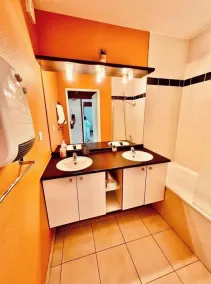 LE TERRACOTTA T4 SLEEPS 6, AIR-CONDITIONED, WITH PARKING SPACE - Image 3