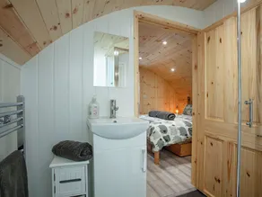 1 bedroom accommodation in Newton Abbot - Image 2