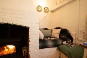 The Wobbin, Remote, Comfort, Sea Views and the beautiful Essex Marshes - Image 3