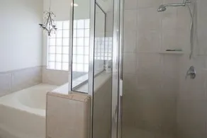 Grande maison de 4 chambres avec piscine / spa, barbecue, salle de jeux - Image 5