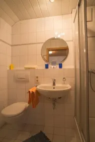 Ferienwohnung Nr. 2, 30 qm, Schlafzimmer, Wohnzimmer mit Küchenzeile, 1 Zustellbett, Balkon, 4 Sterne, max. 3 Personen - Image 4