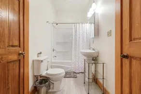Valence Villa ★ Large Vibrant Freret Home★ - Image 2