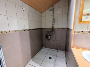 Cozy 2-Bed Rental with Mountain Views, Private Terrace, and Nearby Waterfalls - Image 3