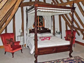 8 bedroom accommodation in Badley, near Needham Market - Image 4