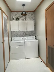 Beautiful Canal Front Houghton Lake 3/2. Close to trails. Golf cart use in sub - Image 3