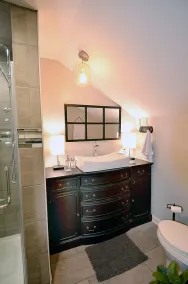 Cozy farmhouse! Pool table, fire pit, minutes to Lake James, downtown Marion! - Image 4
