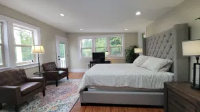 Newly Remodel 5BR 3BA Classic in N Green Lake + Opt Studio & 2BR Apartment - Image 4