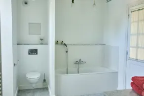Charming house with swimming pool, sleeps 24 - Image 5