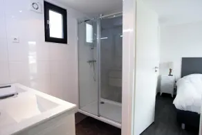 Chalet with 2 bedrooms and a terrace - Image 2