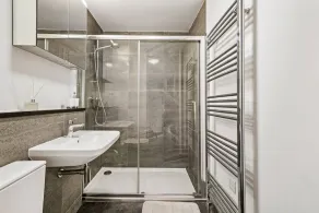 Luxury Yorkshire Apartment 3 - Parking - Image 3