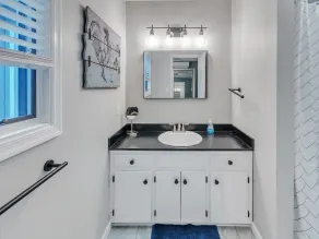 Clean Fresh Spacious in Lake Harmony! - Image 3