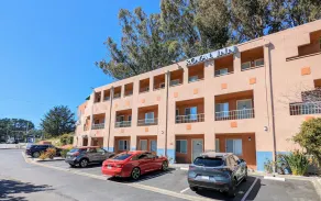 Royal Inn - Image 4