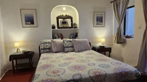 Cactus cave house on the caldera - Image 3