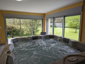 Comfortable house with private garden, internet, parking - Image 2