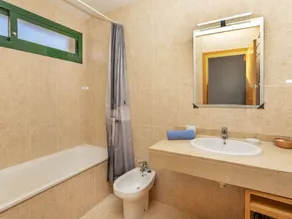 Magnifique maison de vacances pour 6 personnes avec piscine, WIFI, climatisation, TV et terrasse - Image 3