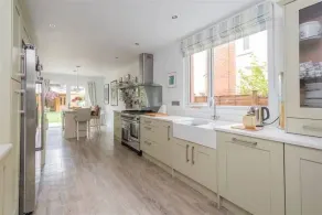 Delightful Family Home - Image 5