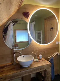 10 minutes from the ski slopes, authenticity, charm and great comfort - Image 3