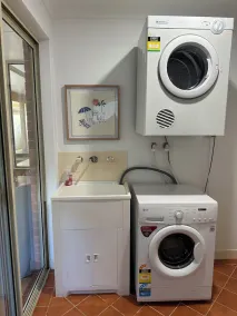 A cosy space located 400m from Dunsborough city centre. Pet friendly! - Image 2