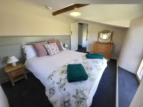 Recently renovated Traditional Country Cottage - Image 3
