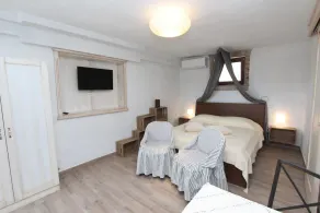 MIDEA 2 Studio with Terrace 3 - Image 5