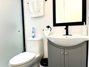 The Ultimate Escape. Unpack, Relax, Enjoy!Sleeps14 - Image 5