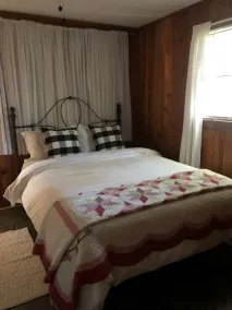 Although a country setting, the cottage has all modern conveniences & comforts - Image 2