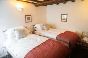 Two Bedroom Thatched cottage - Image 5