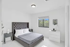  Renzzi Wynwood Apartments - Image 3