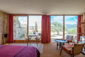 Remarkable architectural countryside appartment with far reaching views and pool - Image 5