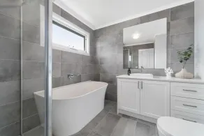 Rosebud Lovely House - Mornington Peninsula 3 BR holiday house - Jacuzzi - BBQ - Basketball ring - Beach - Hot springs - Image 2