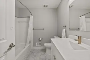 2BR 1BA Apartment With Great Amenities - Image 2
