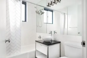 Hip Gramercy Park 1BR w/ Gym, W/D, nr. Central Park, by Blueground - Image 4
